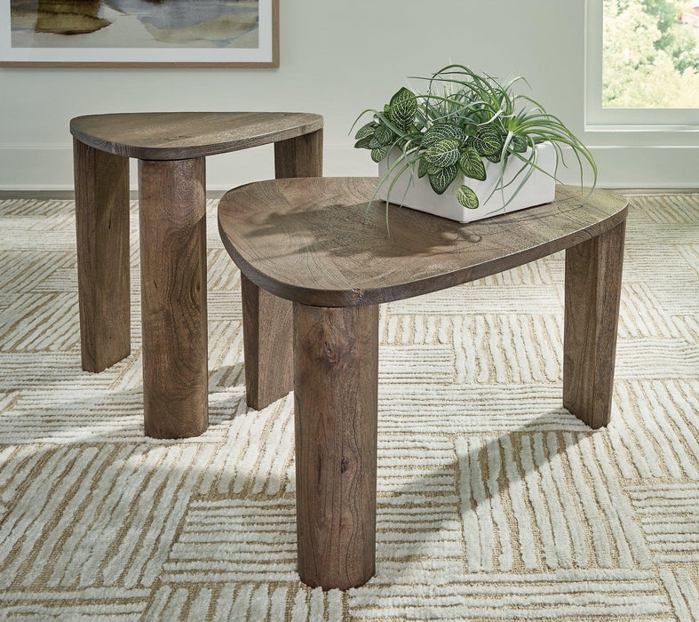 Reidport Accent Coffee Table (Set of 2)